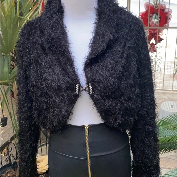 🖤⭐️🖤LAN VIE SHRUG🖤⭐️🖤 - Picture 1 of 2